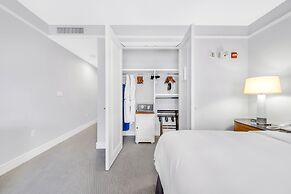 Four Seasons 1br Suite