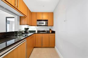 Four Seasons 1br Suite