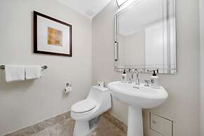 Four Seasons 1br Suite