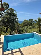 Roatan Infinity Pool & Ocean View