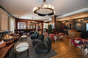 Hotel State College