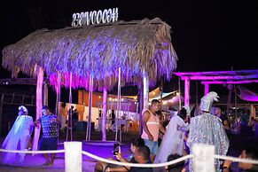 Itza BeachCluub & Bar
