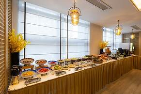 XIANG JI EXECUTIVE  APARTMENT