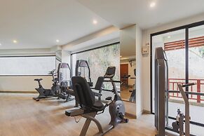 1BR with Pool &Gym Prime Location C233