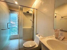 3BR Villa Rooftop Pool Gym Near BeachV28