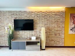 3BR Villa Rooftop Pool Gym Near BeachV28