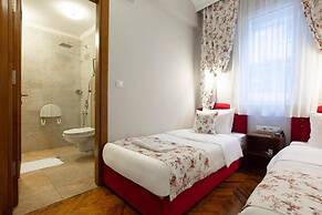 Queen Seagull Boutique Hotel