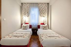 Queen Seagull Boutique Hotel