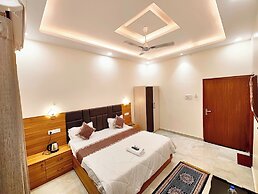 Hotel V Palace Ayodhya