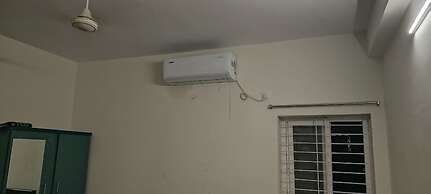 Karthikeya Guest Inn