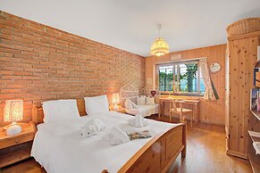 Honeymoon Love Retreat 2