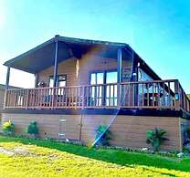 Lodge - Sleeps up to 6, pet Friendly & bbq Allowed