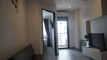 Bright & Breezy -1BR T1 211