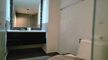 Bright & Breezy -1BR T1 211