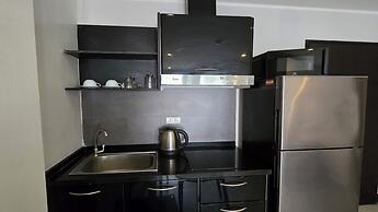 Bright & Breezy -1BR T1 211