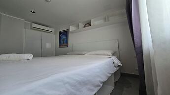 Bright & Breezy -1BR T1 211