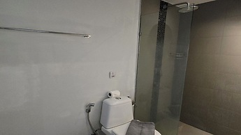 Bright & Breezy -1BR T1 211