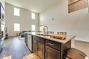 Pool Access: Family Gem w/ Views in St Cloud!