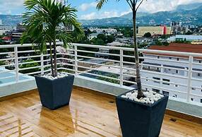1 Bedroom Mountain Retreat New Kingston