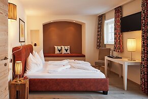 Dolomit Boutique Hotel