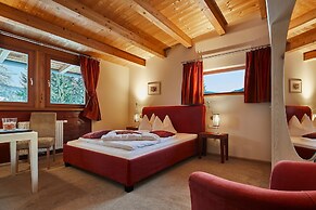 Dolomit Boutique Hotel