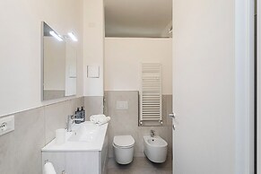 Quinto Modern Flat by Wonderful Italy