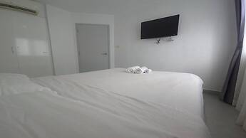Boutique Comfort 1BR T2-410