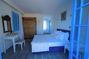 Bellapais Abbey Boutique Hotel