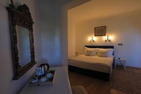Bellapais Abbey Boutique Hotel
