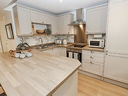Canal View Apartment