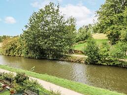 Canal View Apartment