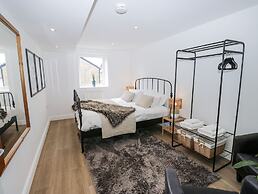 Canal View Apartment