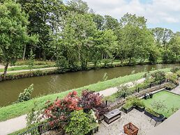 Canal View Apartment