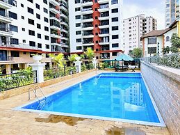 Luxurious Nairobi Apartment With Shared Pool and City Views