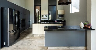Villa Napoli - Forest retreat