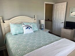 Ocean Bliss: 3BR Mod Haven, St. Aug