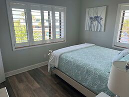 Ocean Bliss: 3BR Mod Haven, St. Aug