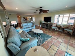 Ocean Bliss: 3BR Mod Haven, St. Aug