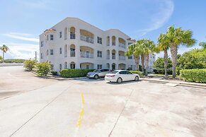 Beachfront Bliss: St. Augustine 2BD Luxury