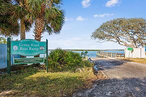 Beachside 2br/2ba Condo w/ Pool, Balcony & Boat Parking in St. Augusti