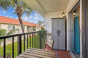 Beachside 2br/2ba Condo w/ Pool, Balcony & Boat Parking in St. Augusti