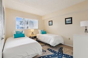 Beachside 2br/2ba Condo w/ Pool, Balcony & Boat Parking in St. Augusti