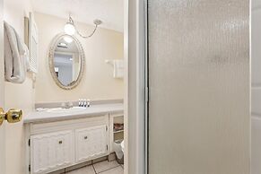 Beachside 2br/2ba Condo w/ Pool, Balcony & Boat Parking in St. Augusti