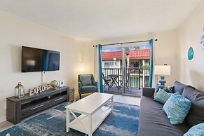 Beachside 2br/2ba Condo w/ Pool, Balcony & Boat Parking in St. Augusti