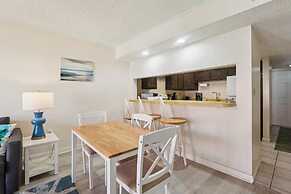 Beachside 2br/2ba Condo w/ Pool, Balcony & Boat Parking in St. Augusti