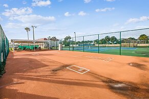Beachside 2br/2ba Condo w/ Pool, Balcony & Boat Parking in St. Augusti