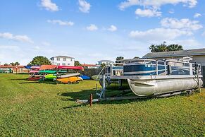 Beachside 2br/2ba Condo w/ Pool, Balcony & Boat Parking in St. Augusti