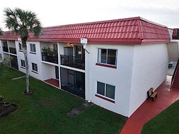 Beachside 2br/2ba Condo w/ Pool, Balcony & Boat Parking in St. Augusti