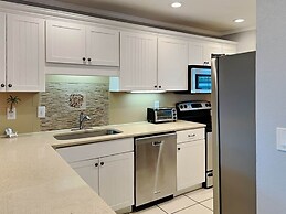 Oceanfront Luxury: 2BR Condo, New Rental