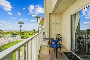 Beachfront Epic Ocean Views Sleeps 6 New Rental